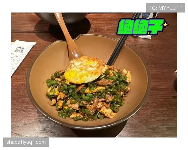 安东尼·戴维斯吃个饭钱包瘪得像皮球，豪车还在门口尘土飞扬！