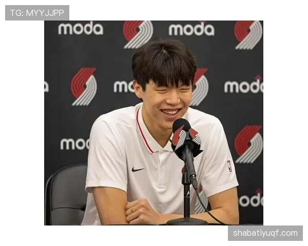 杨瀚森喝蛋白粉像喝水，冰箱里塞满牛排，这日子过得比偶像剧还离谱