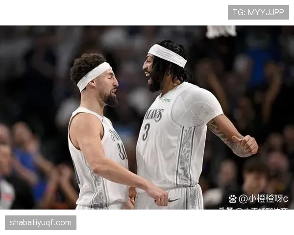 库兹马无球跑动效率提升，拉开空间能力改变球队进攻结构