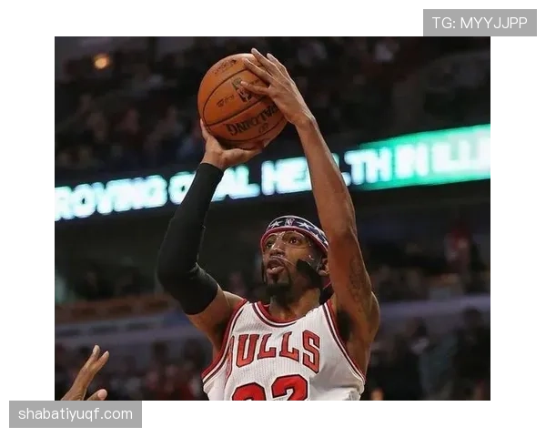 理查德·汉密尔顿利用无球跑动提升投篮效率拉开球队进攻空间